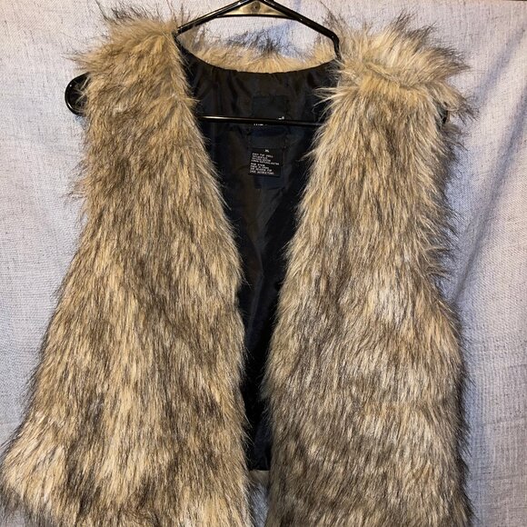 Me Jane Jackets & Blazers - Junior Girls XL Me Jane Faux Fur Vest